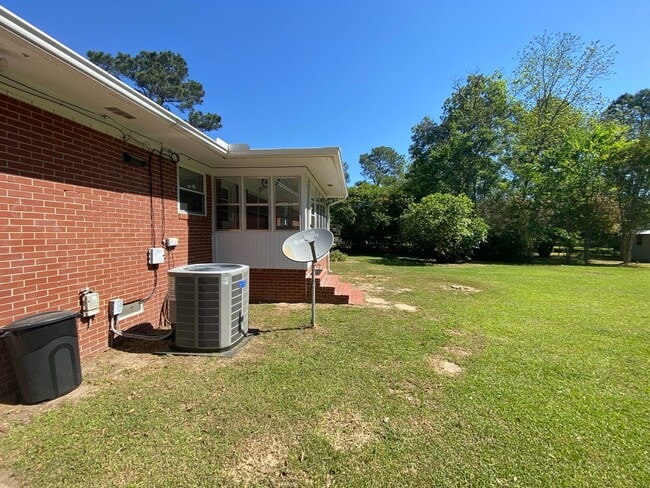 Building Photo - 106 N Jackson Rd