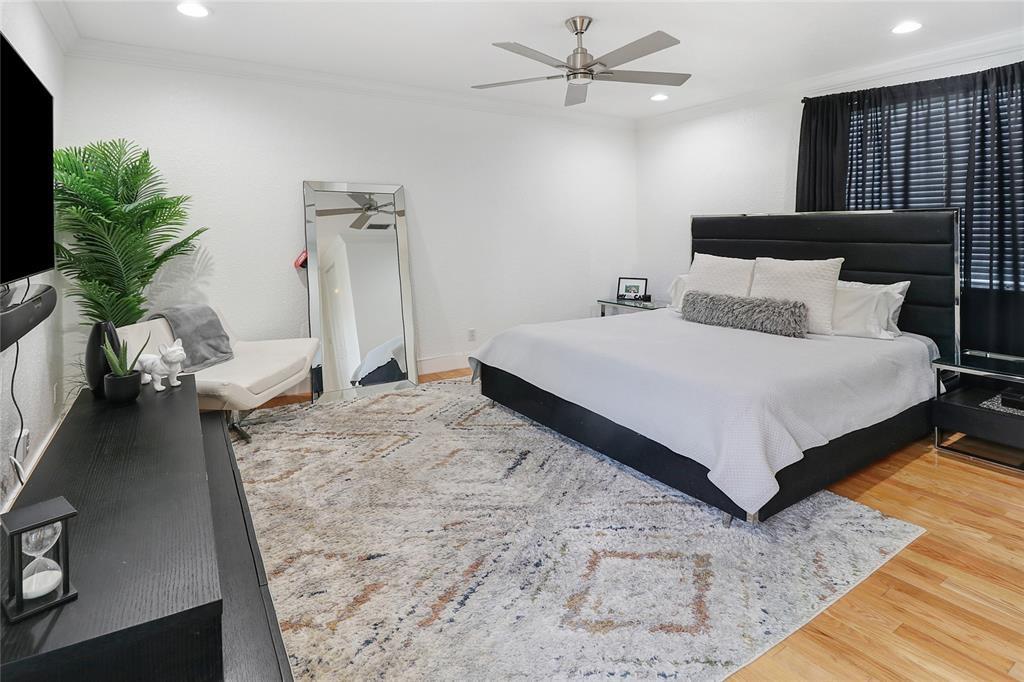 Building Photo - 601 NE 11th Ave