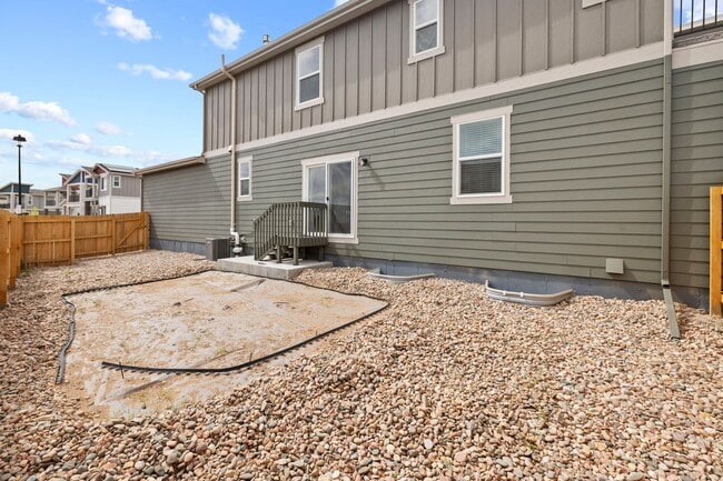 Building Photo - Modern 4BD/3BA Home with Covered Balcony &...