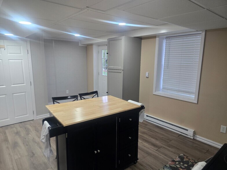 Building Photo - 5 Verdun Ave