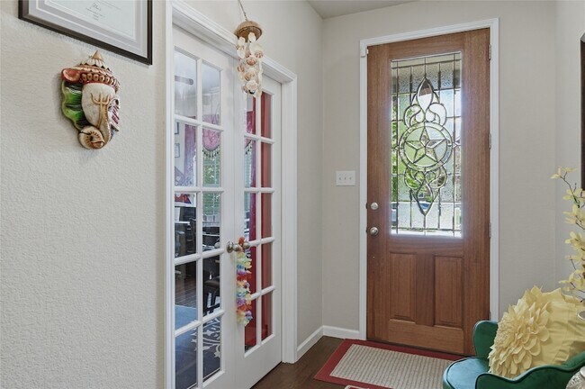 Building Photo - 910 Cormorant Dr