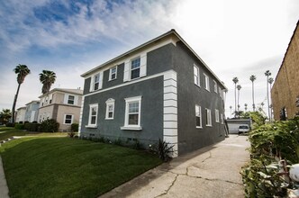 Building Photo - Completely Remodeled 2 Bed 1 Bath in the h...