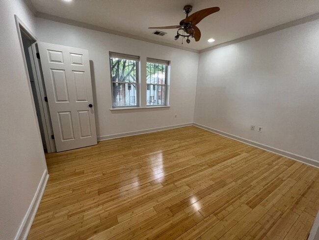 Building Photo - Charming 2BR/1.5BA near Gallaudet University!