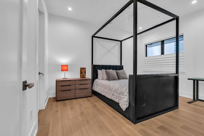 Building Photo - 200 Ocean Ave N