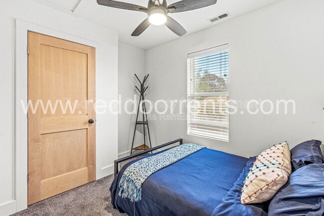 Building Photo - 1619 N Tacoma Ave