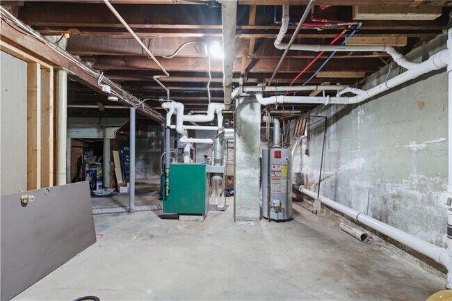 Building Photo - 44 Holburn Ave