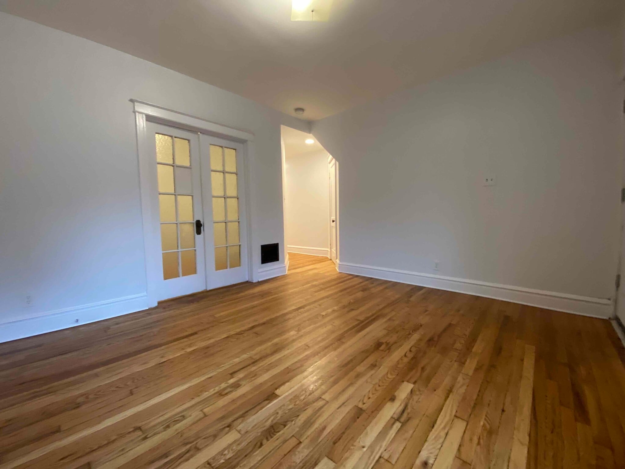 Living room to hallway - 5017 S Broadway