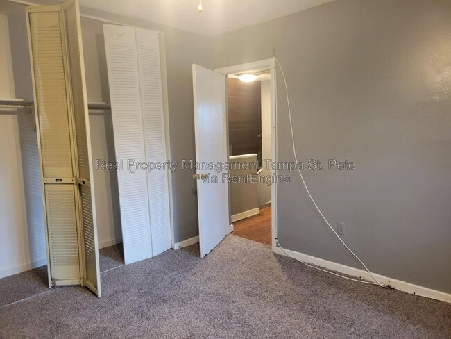 Building Photo - 5627 Ashley Oaks Dr