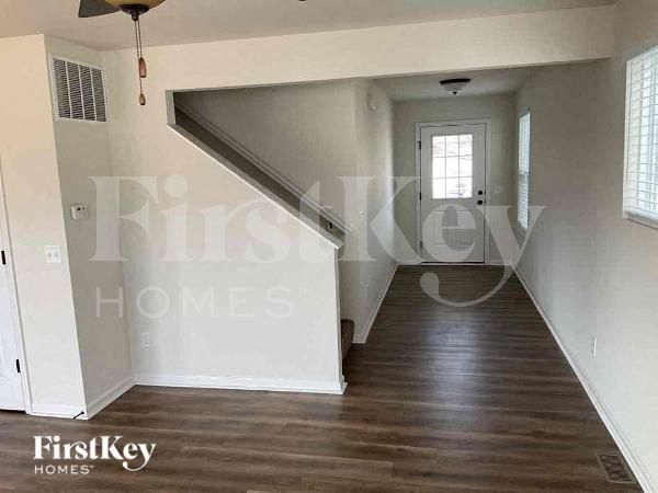 Building Photo - 104 Shire Dr