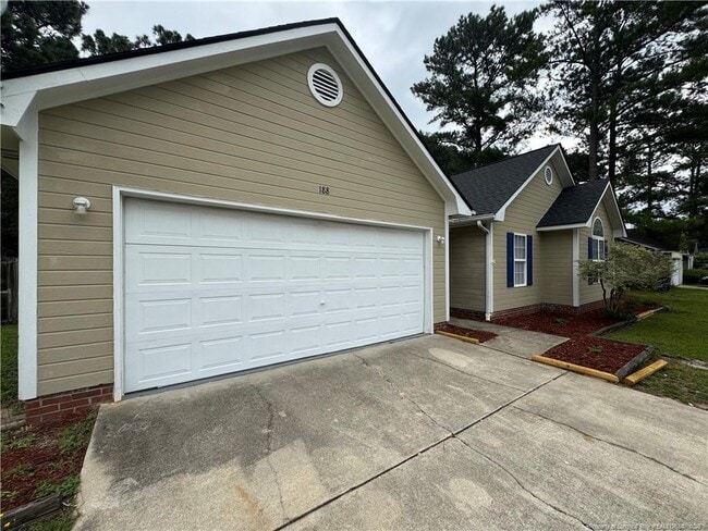 Building Photo - 188 Independence Dr
