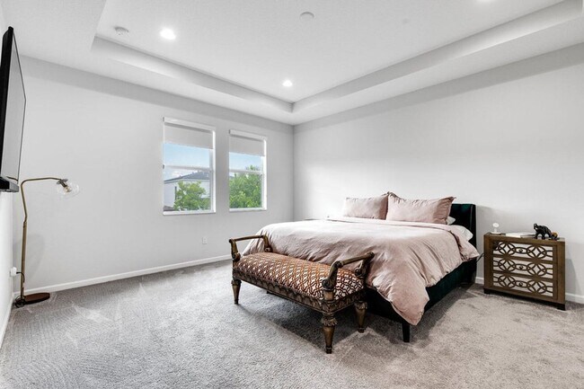 Building Photo - 16330 Oakview Dr