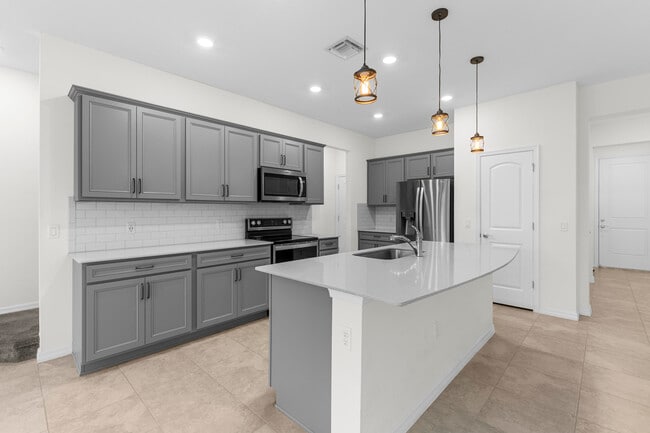 Building Photo - 8612 Escue St