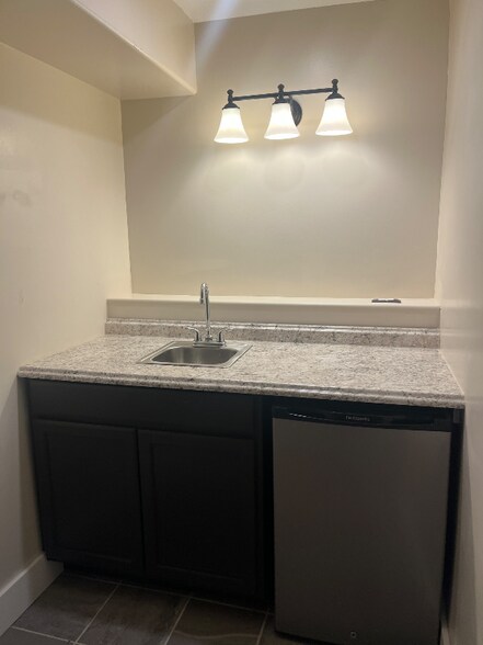 Building Photo - 6806 W 3rd St