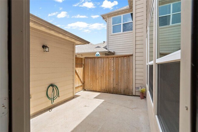 Building Photo - 9254 Solvista Pass Ln