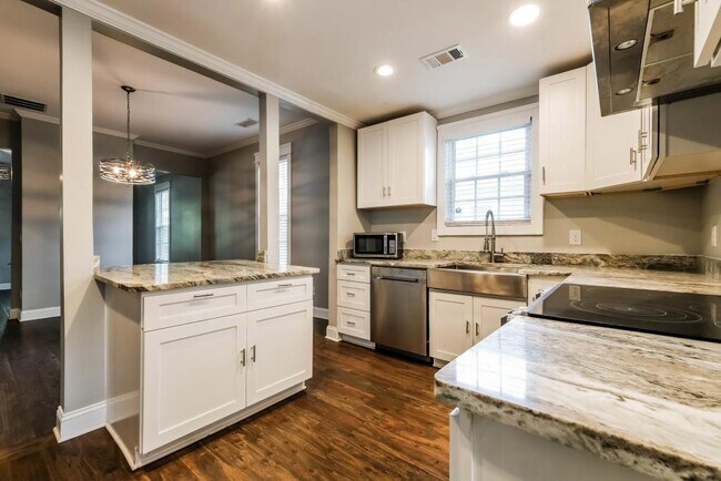 Building Photo - 1272 Oakland Terrace SW