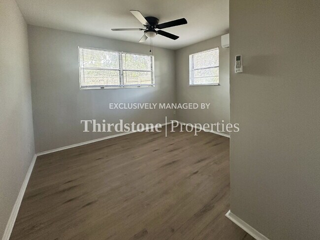 Building Photo - 1930 Park St