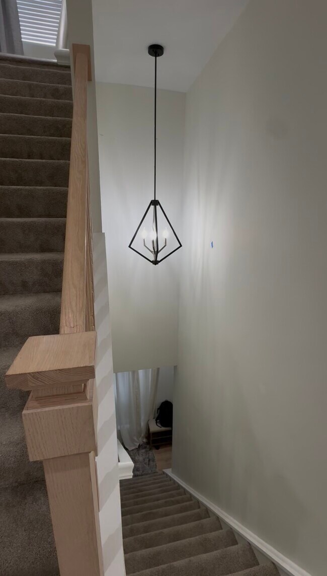 Building Photo - 408 St Clair Ave