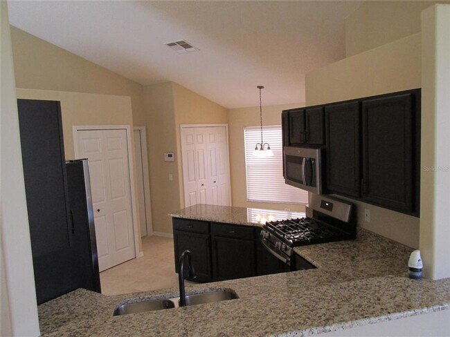 Building Photo - 1524 Maximilian Dr