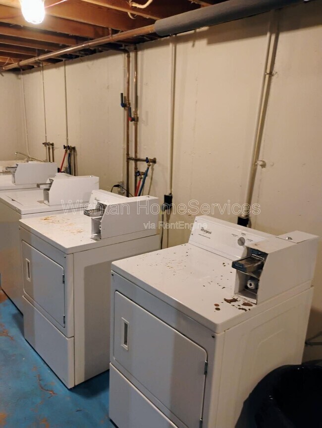 Building Photo - 218 Charleston Blvd