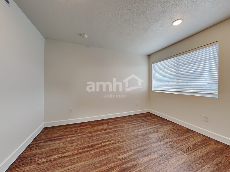 Building Photo - 211 Allen Ln
