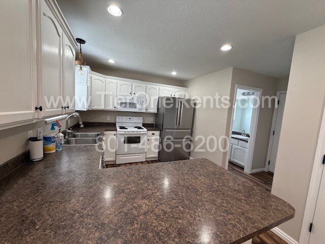 Building Photo - Limited-time offer: $500 off first months ...