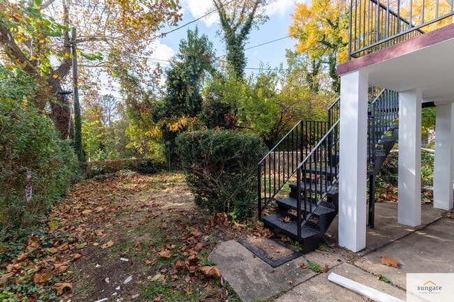 Building Photo - 5632 Pioneer Dr