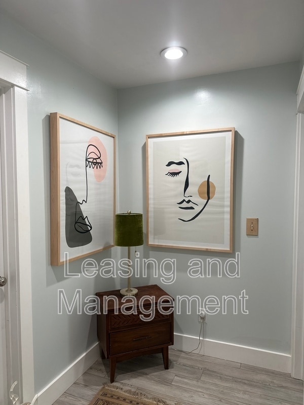 Building Photo - 823 Jordan St