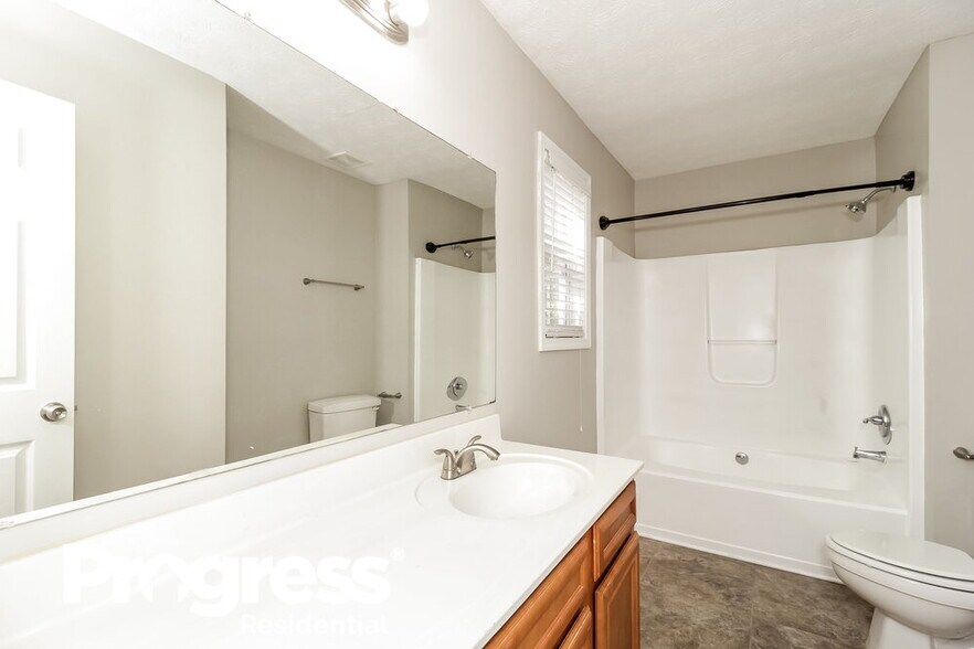 Building Photo - 4927 Lighthouse Pointe