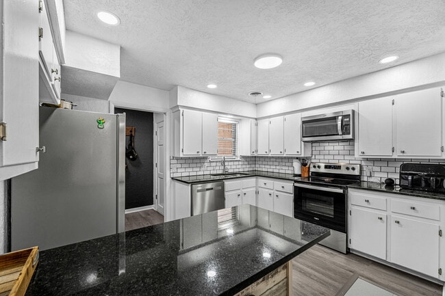 Building Photo - 140 SW 69th St