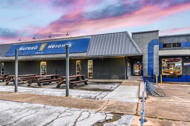 Building Photo - 1141 W 18th St