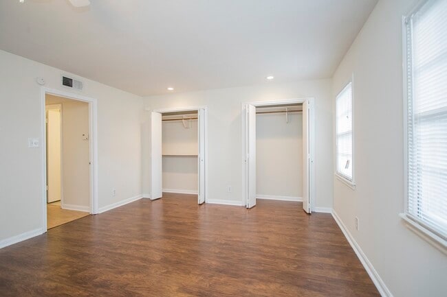 Building Photo - 1741 Commonwealth St