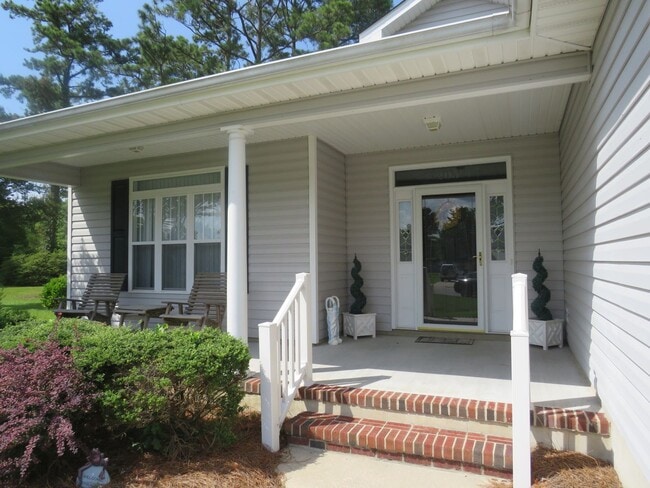 Building Photo - Hammocks at Brandywine Bay