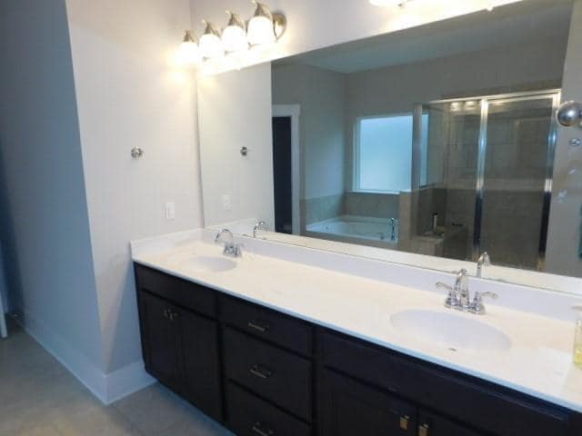 Building Photo - 4652 Sweetwater Ave