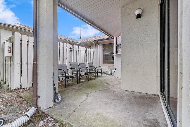 Building Photo - 2828 Stoneway Ln