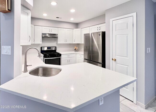 Building Photo - 163 Colony Ln