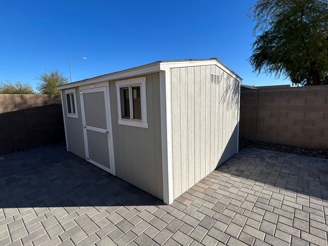 Building Photo - 8609 N 89th Dr