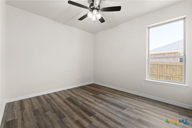 Building Photo - 122 Leon Ln