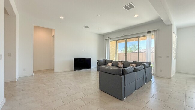 Building Photo - 2041 W Sierra Sunset Trail