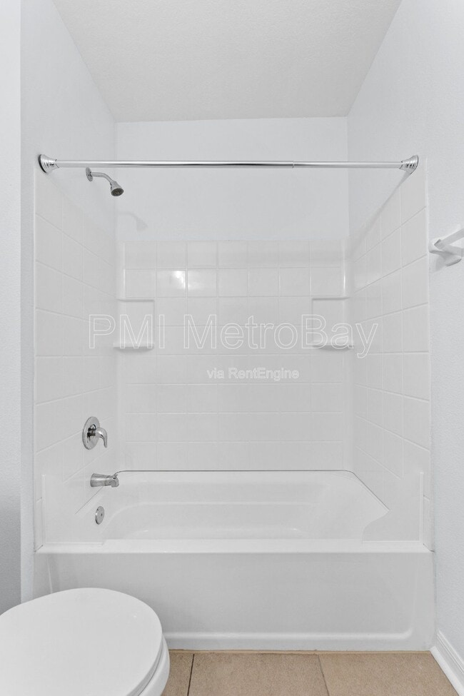 Building Photo - 105 Lacewing Pl