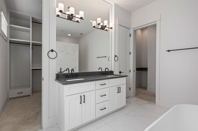 Building Photo - 1136 Adele St