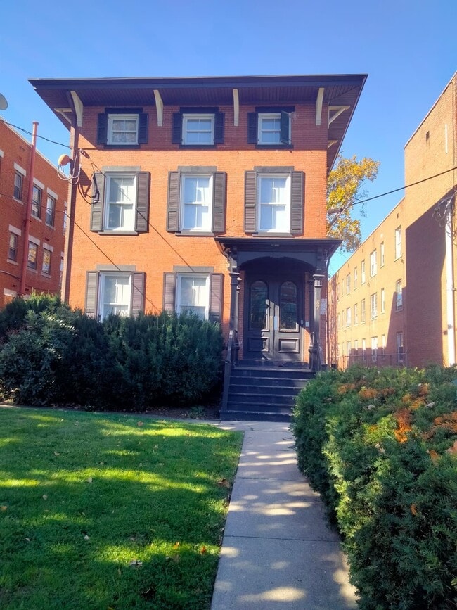 Building Photo - 57 Imlay St