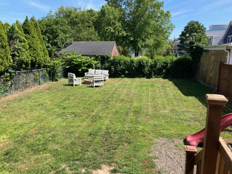 Building Photo - 19 Florence Ave