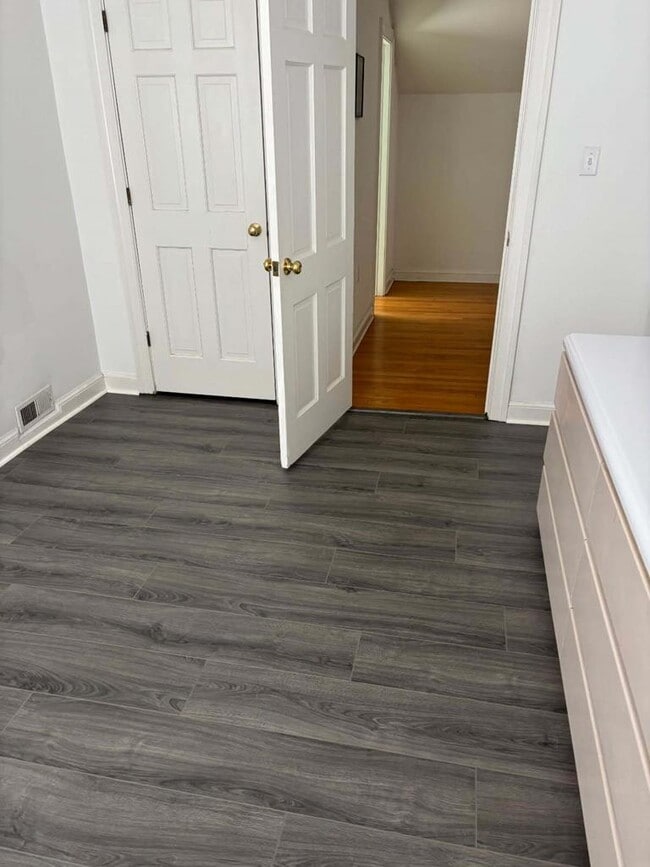 Building Photo - 6541 Broadwater Cir