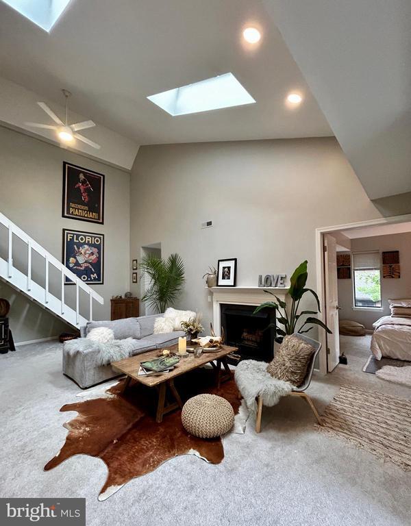 Building Photo - 1709 Mountainview Dr