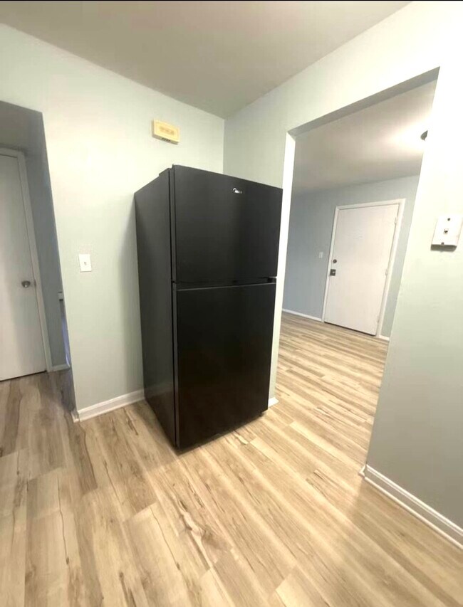 Building Photo - 2969 Four Towers Dr