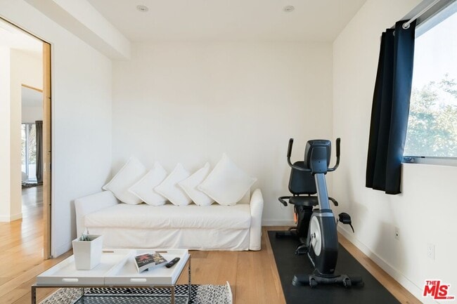 Building Photo - 1723 S Durango Ave