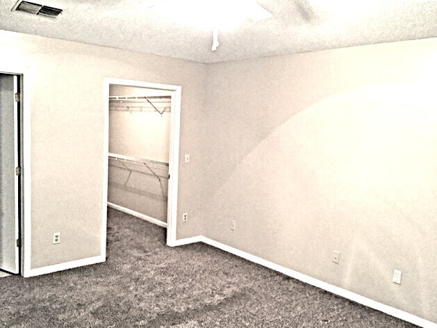 Building Photo - 13631 Capistrano Dr S
