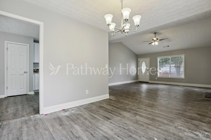 Building Photo - 762 Bostonian Way SW