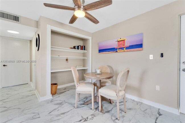 Building Photo - 1418 Collins Ave