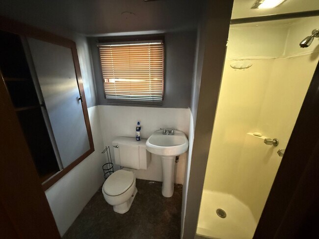 Building Photo - Blackman Unit 1